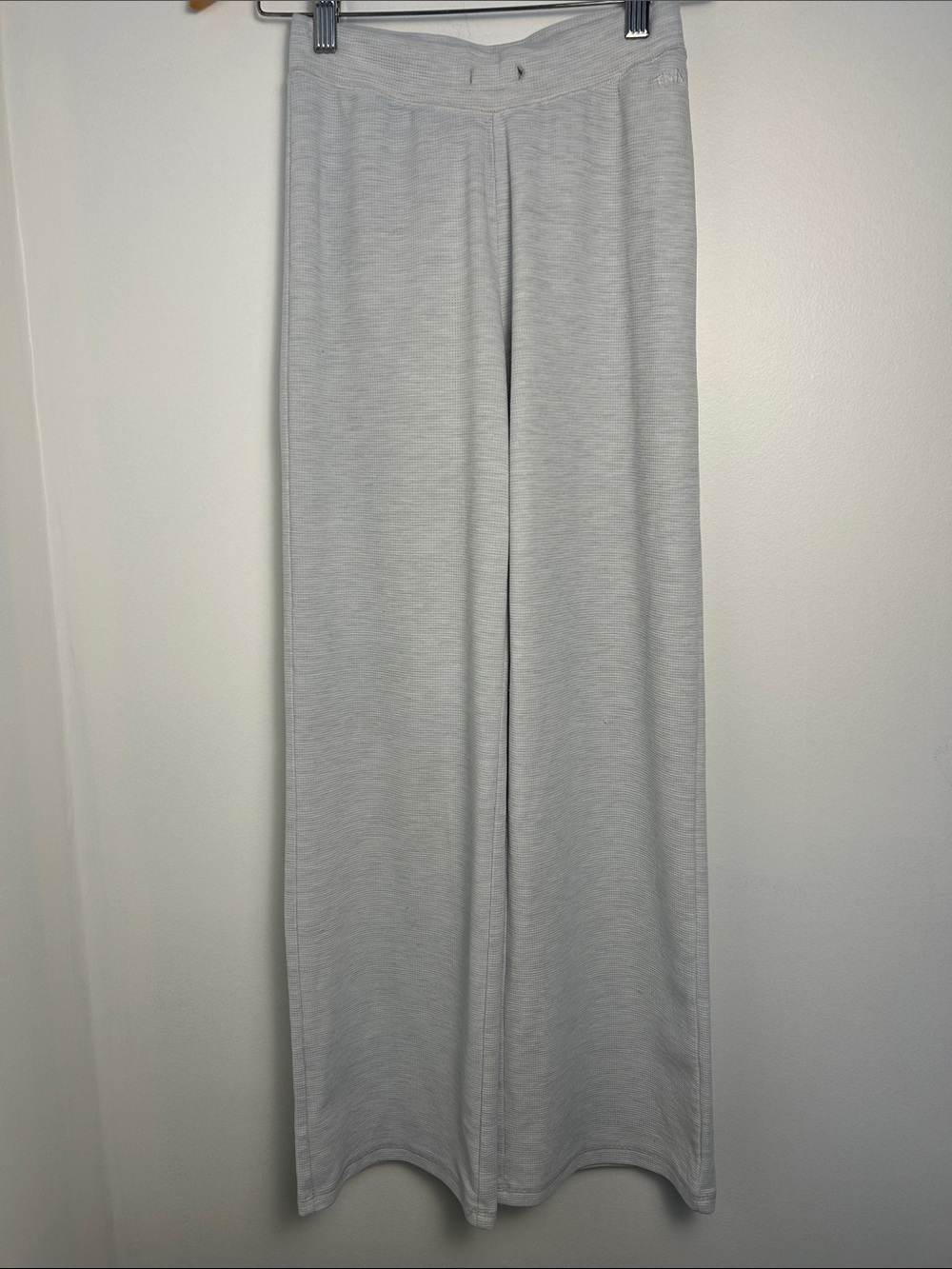 TNA Waffle Knit Lounge Pants XS Light Gray Wide Leg Pull-On Cozy Aritzia